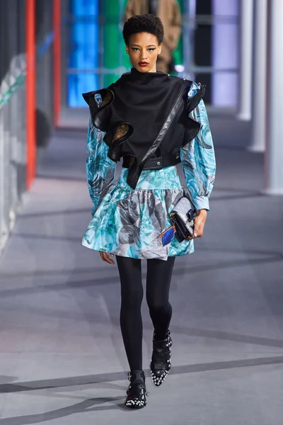 Look 8